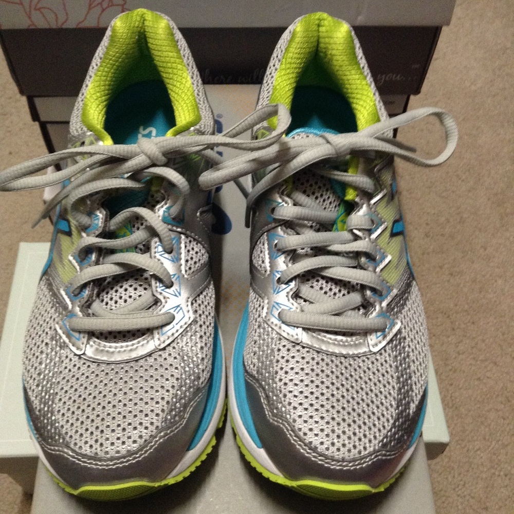Asics tennis shoes